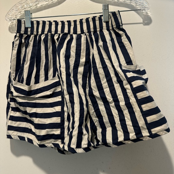 Clare V Pants - Clare V Navy and White Striped Cargo Shorts Size Small